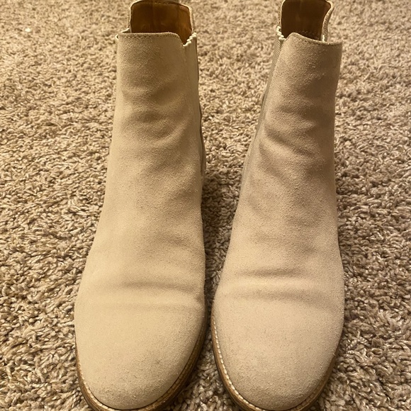 Lucy Avenue Taupe Suede Chelsea Boot — Size 8 - Picture 2 of 3